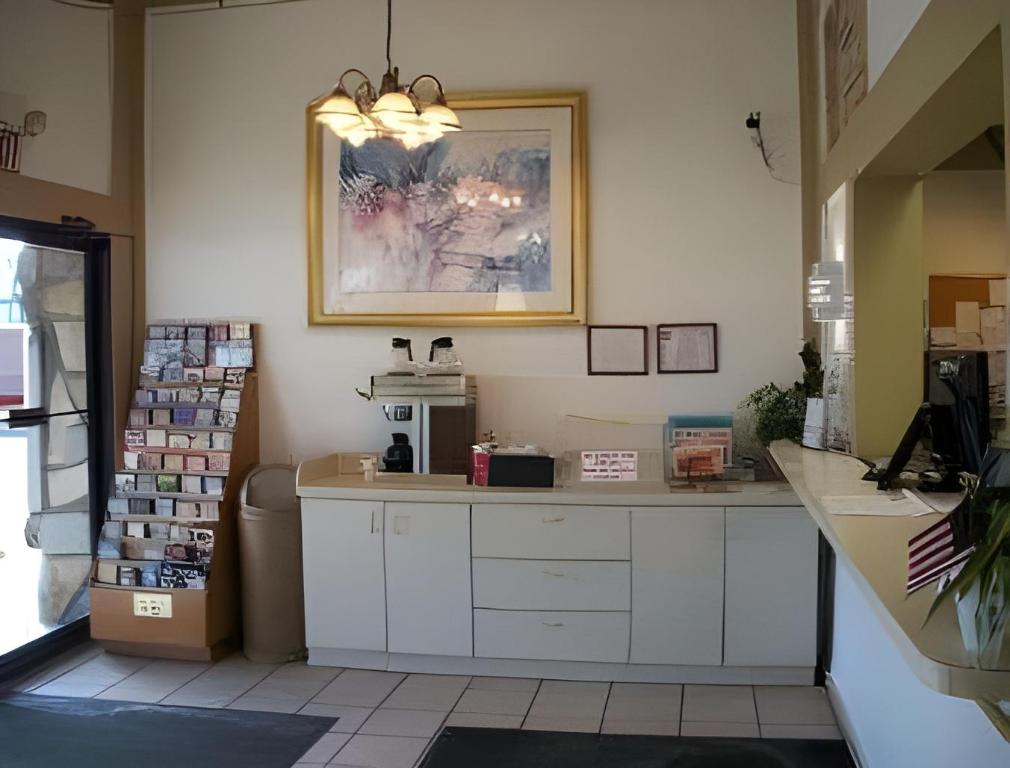 Knights Inn Rossford - photo 20