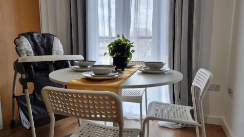 No 15 Modern Comfort in a Prime Southampton Location Free Parking — 4-Star Luxury Hotel in Southampton, United Kingdom