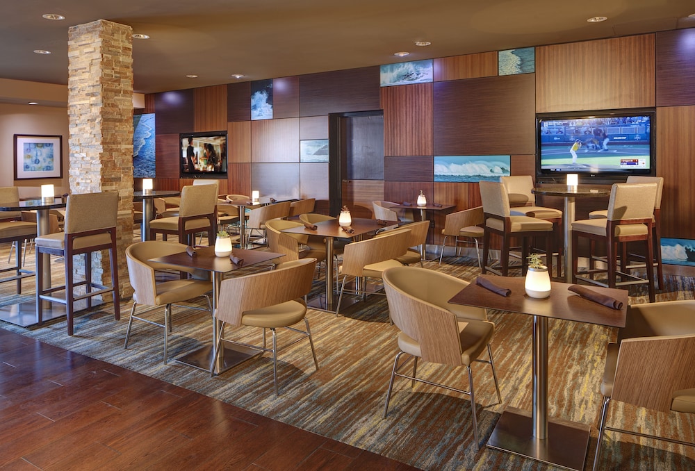 Embassy Suites by Hilton San Diego La Jolla - photo 36