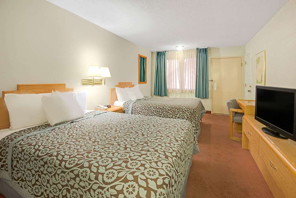 Days Inn by Wyndham Albuquerque City Center - photo 4