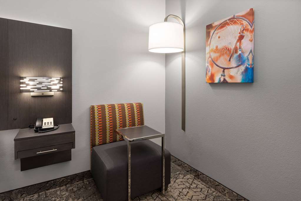 La Quinta Inn & Suites by Wyndham McAlester - photo 20