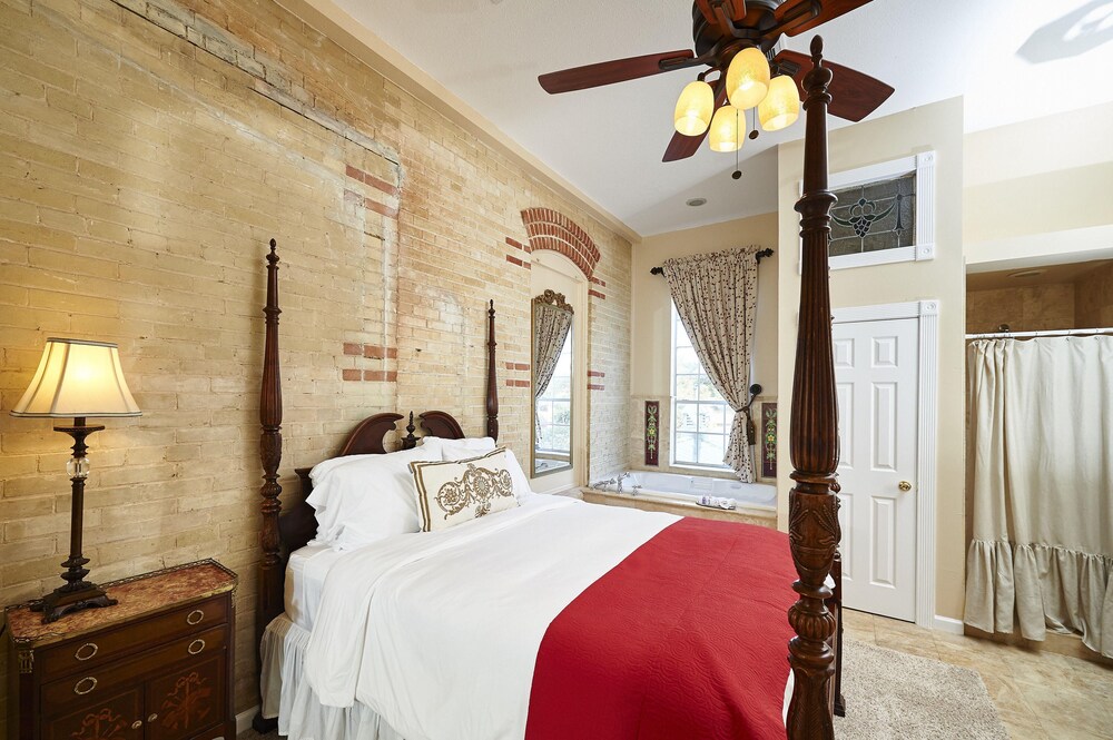 The Olivia Mansion - photo 12