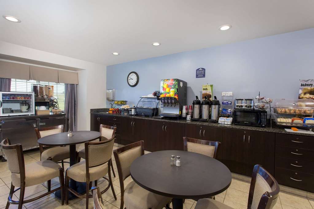 Microtel Inn & Suites by Wyndham Klamath Falls - photo 16