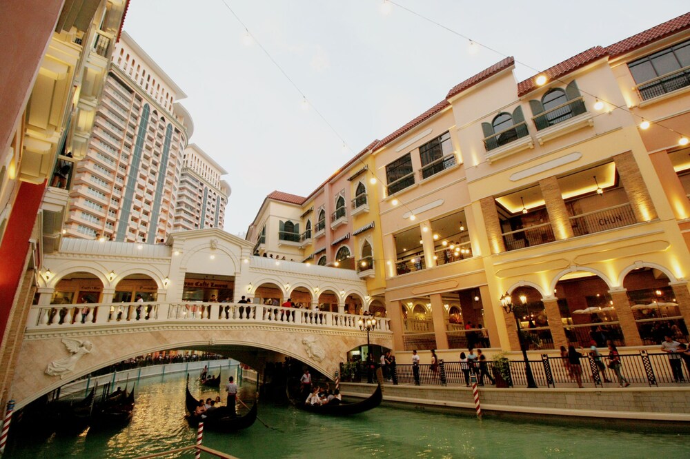 MaxStays Max Style at The Venice Residences in Taguig, Philippines