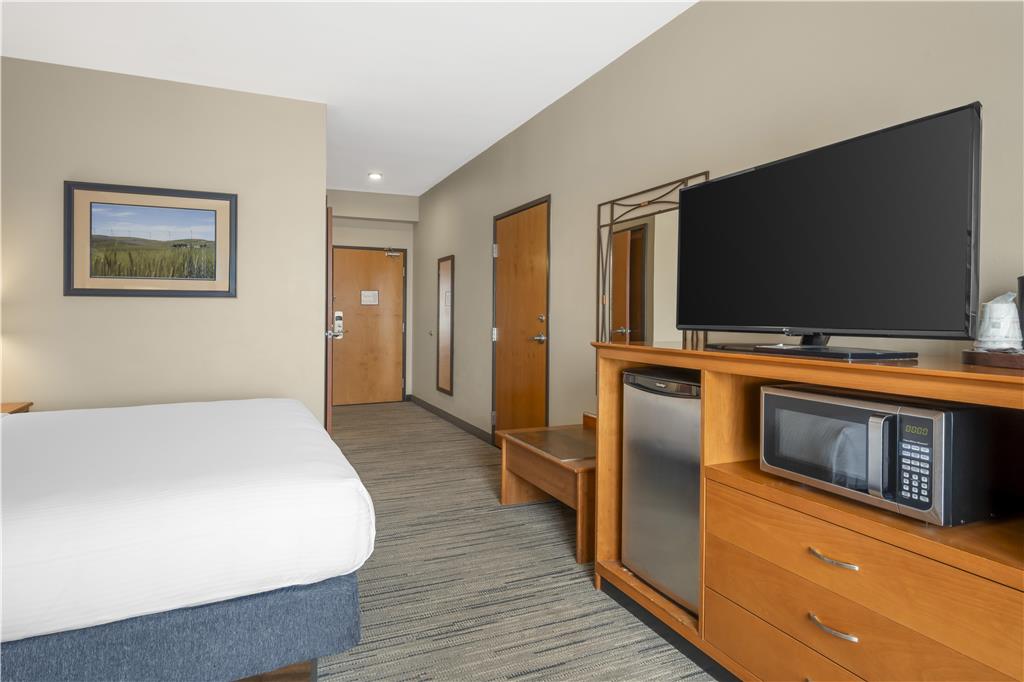 Best Western Bronco Inn - photo 32