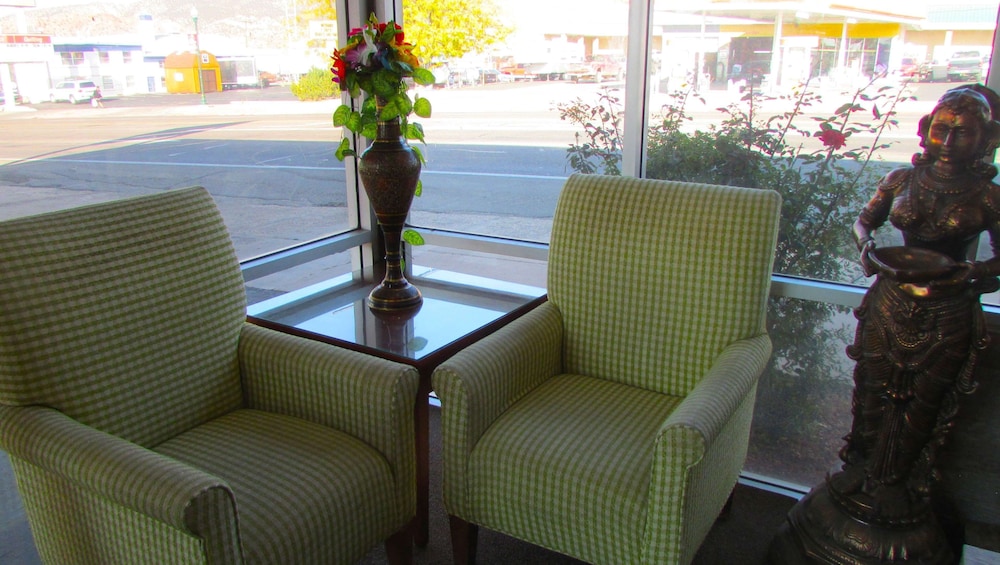 Magnuson Hotel Cedar City - photo 3