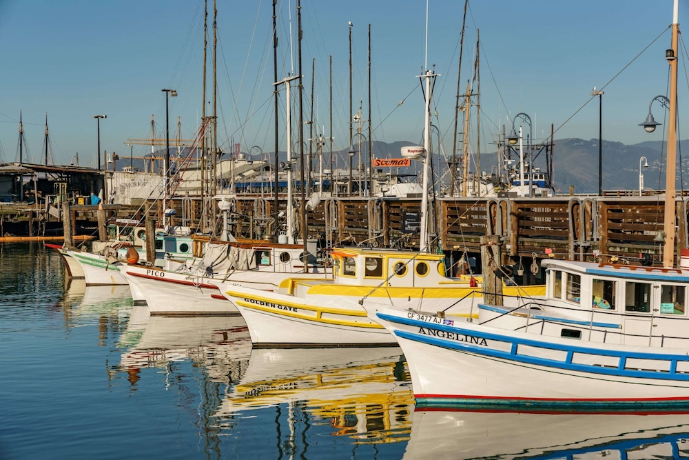 Hotel Caza Fisherman's Wharf - photo 96