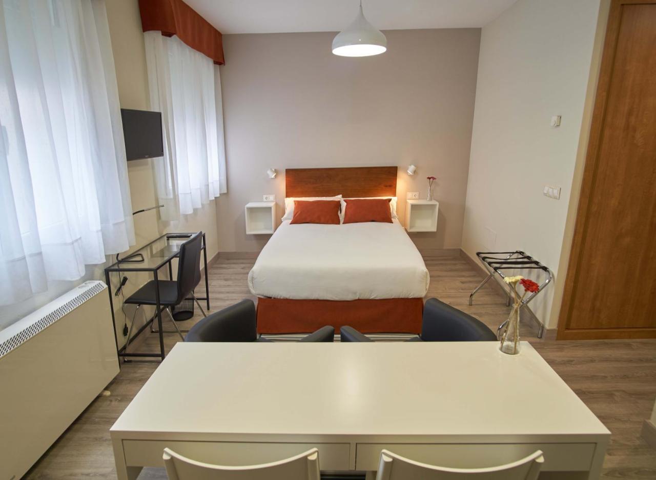Apartamentos Los Arroyos — 4-Star Luxury Hotel in Ponferrada, Spain
