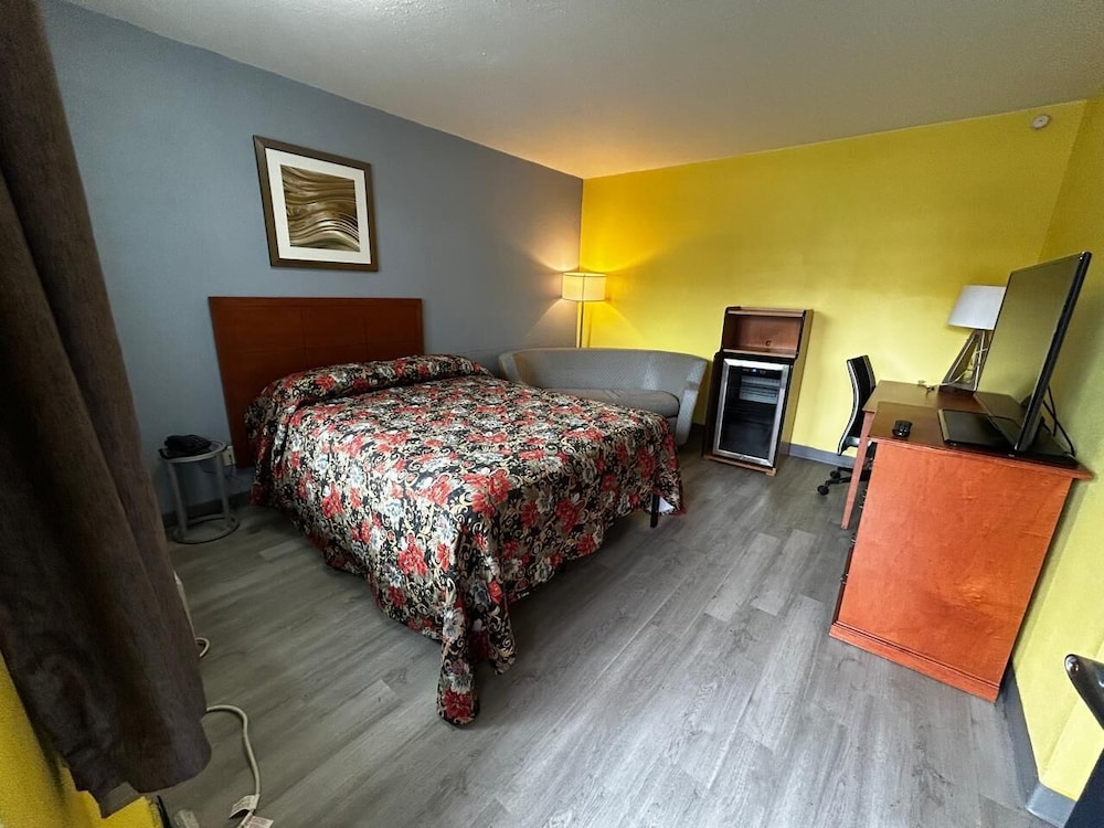 Travelers Inn by OYO Longview Kelso - photo 13