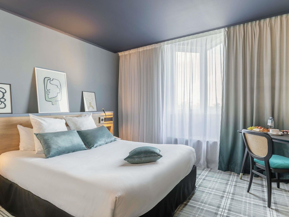 Mercure Lyon L'Isle d'Abeau — 4-Star Luxury Hotel in Villefontaine, France