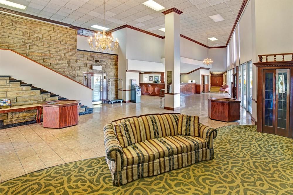 Clarion Inn Louisville - photo 3