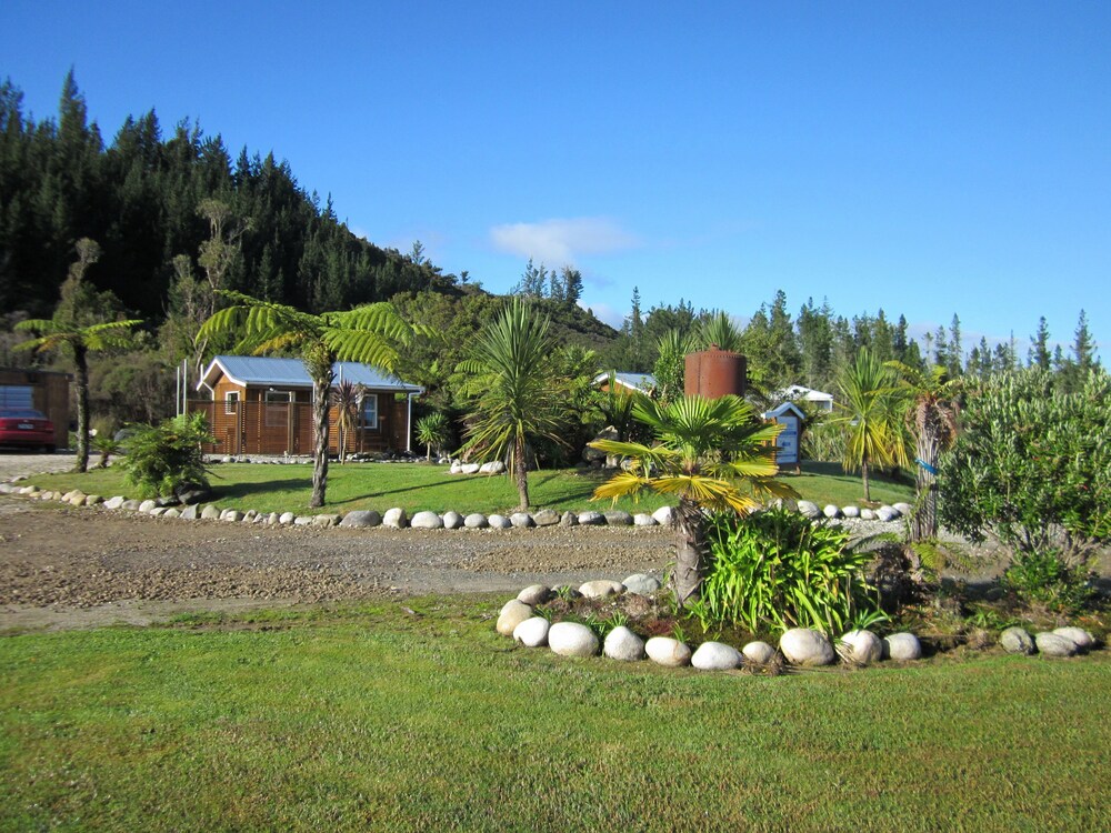 Sunset Accommodation in Westport, New Zealand