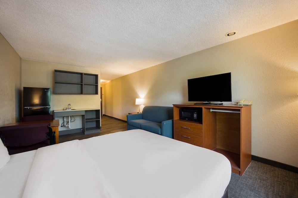 Suburban Studios Canon City - photo 15