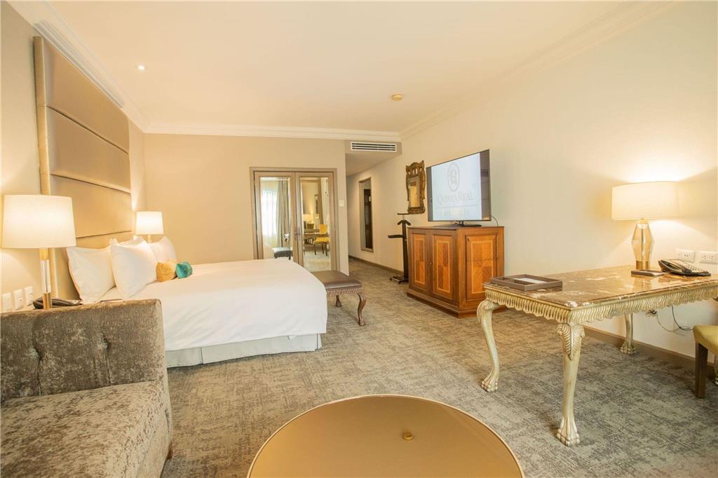 Grand Class King Suite