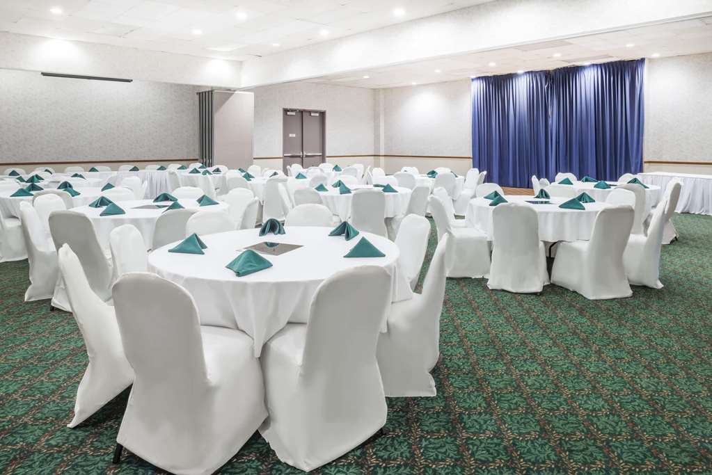 Days Inn by Wyndham Kirksville - photo 14