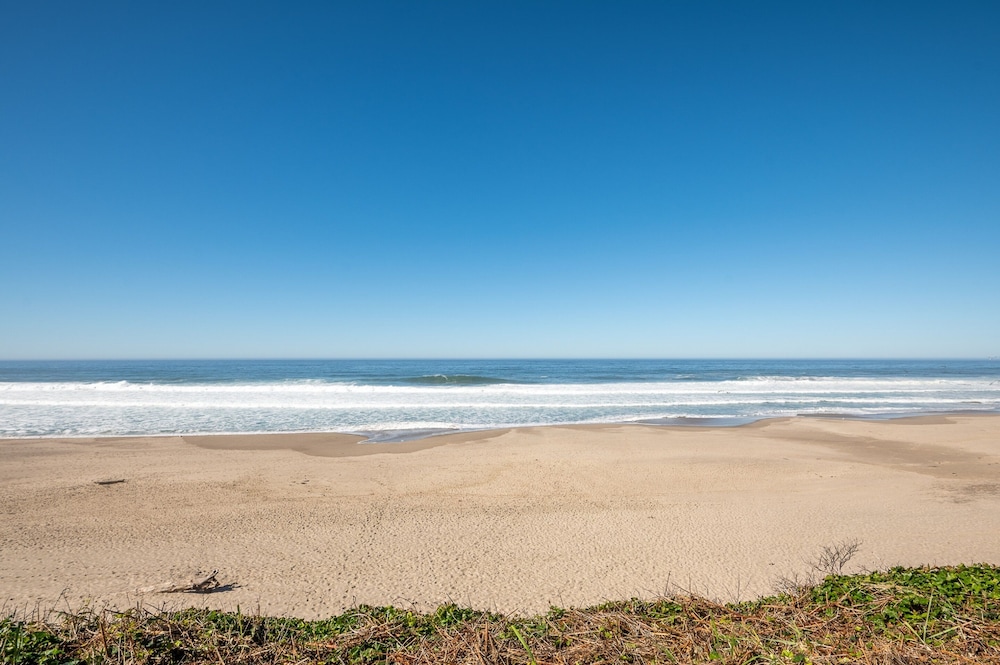 Sailor Jack's Oceanfront Inn - photo 65