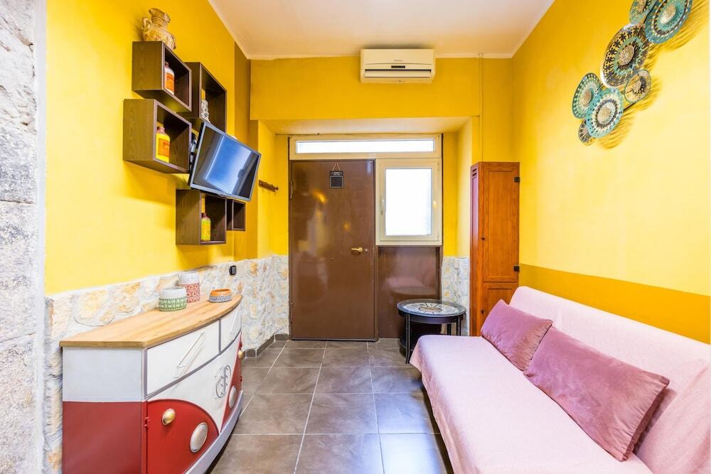 Santa Maria la Nova 32 - last minute hotel in Naples