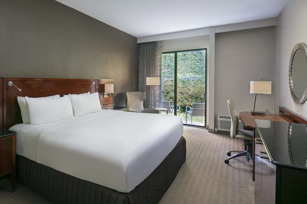 Sonesta Charlotte Lower South End - photo 6