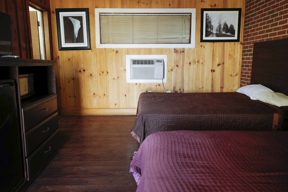 Richmond Motel - photo 13
