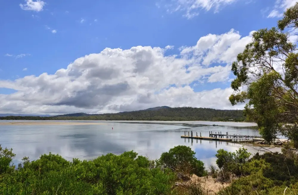 Swan Cove in Coles Bay, Australia