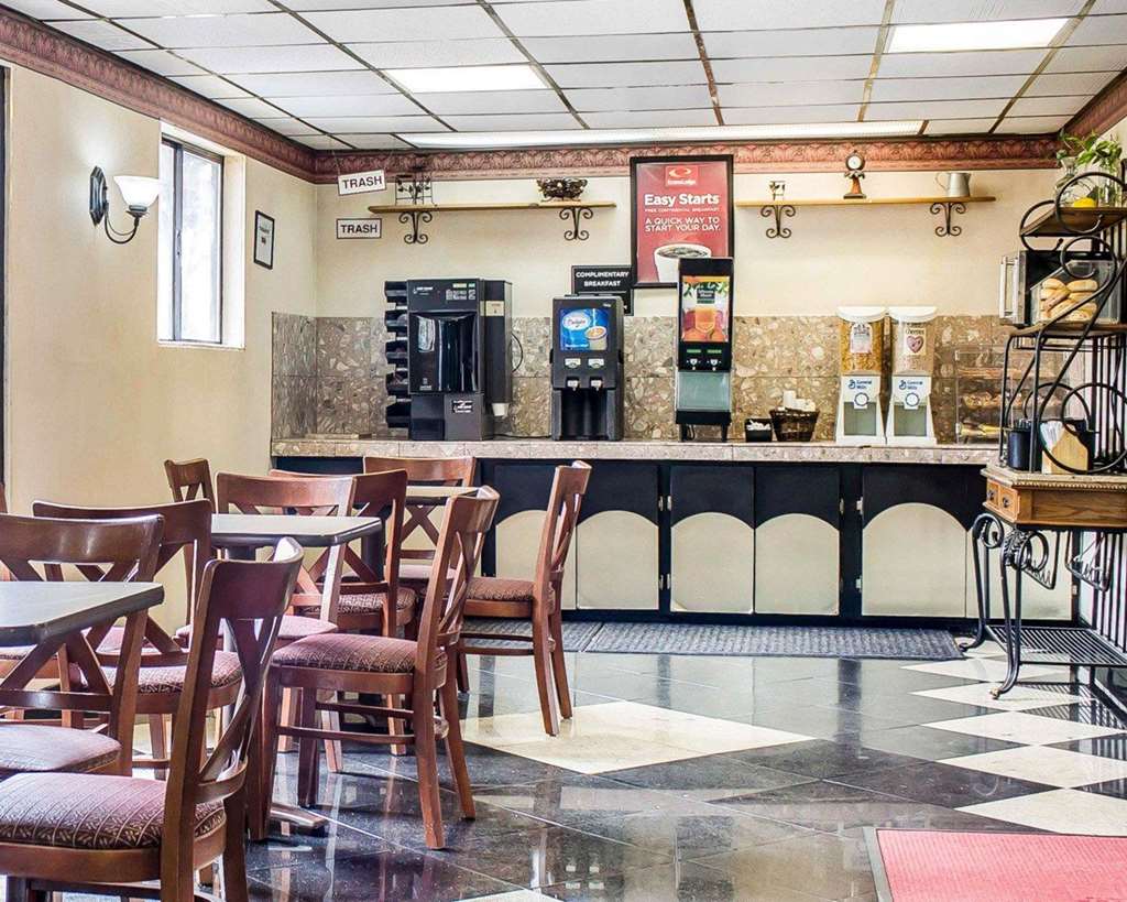 Econo Lodge Scranton near Montage Mountain - photo 17