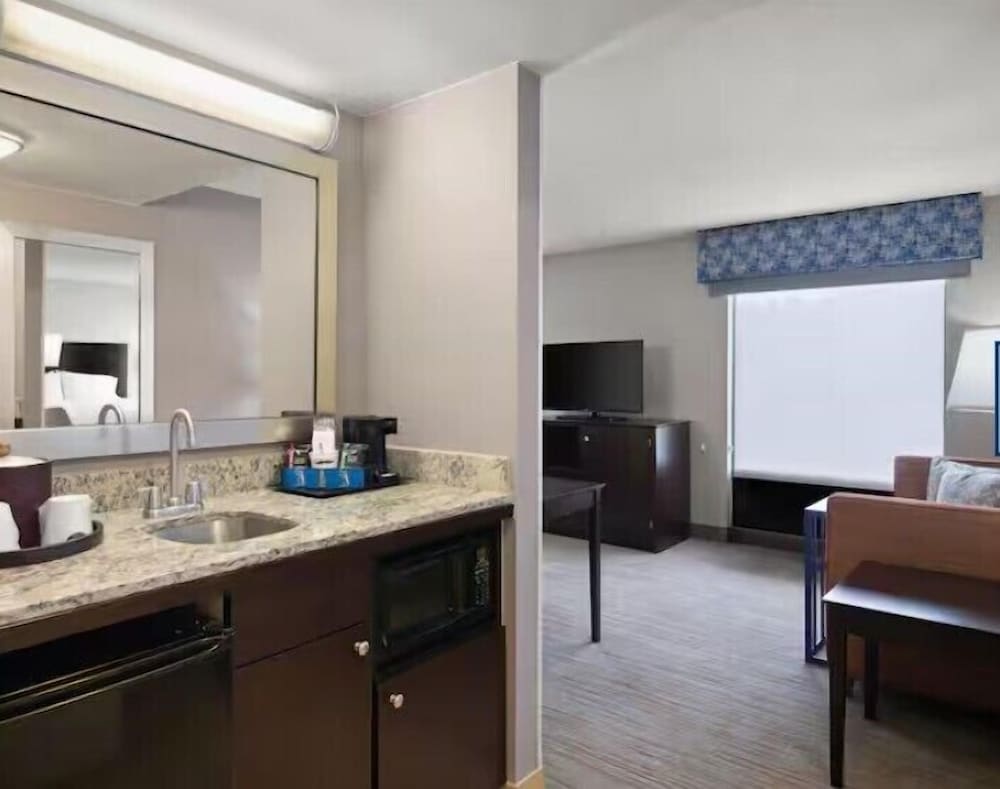 Hampton Inn & Suites Arundel Mills Baltimore - photo 37