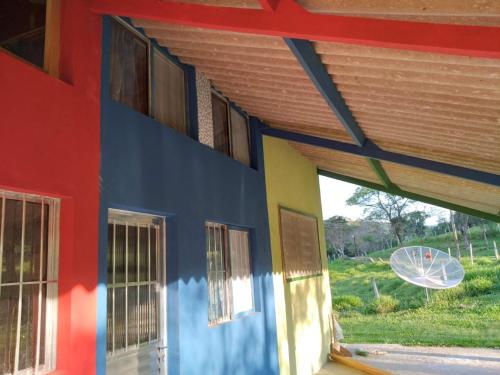 Celeiro Azul — Guararema
