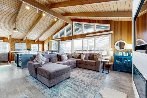The Sand Ranch — 4-Star Luxury Hotel in Rockaway Beach, United States