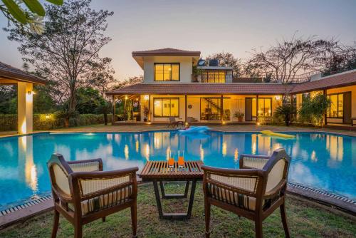 StayVista at Birdsong with Pvt Pool Lawn & Gazebo in Unknown City, India