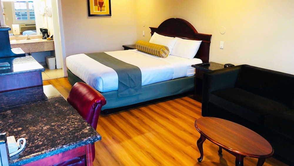 Dynasty Suites Hotel Riverside - photo 24