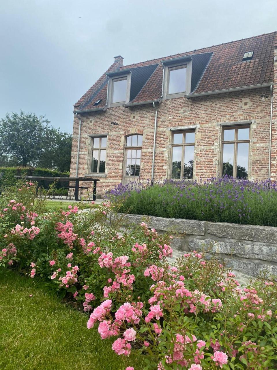 Huis Potaerde vakantiewoning op de Potaerdehoeve luxe landhuis nabij Brussel — 4-Star Luxury Hotel in Merchtem, Belgium