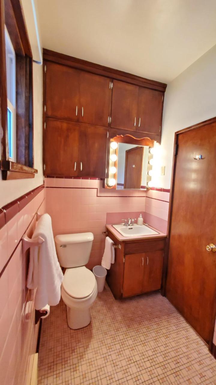Fully Furnished 2 Bed 1 Bath Downtown Appleton — Appleton — photo 5
