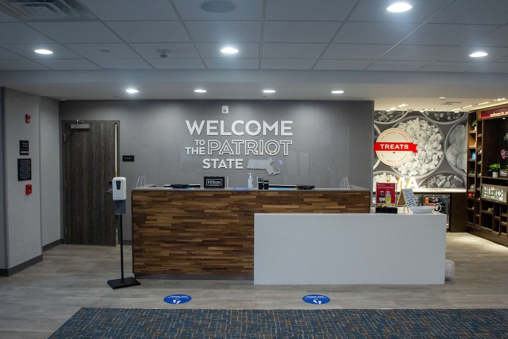Hampton Inn & Suites North Attleboro - photo 7
