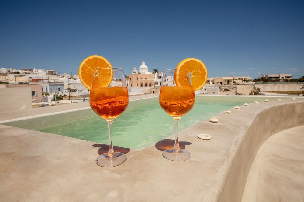 Utopia Suites Santorini - last minute hotel in Fira