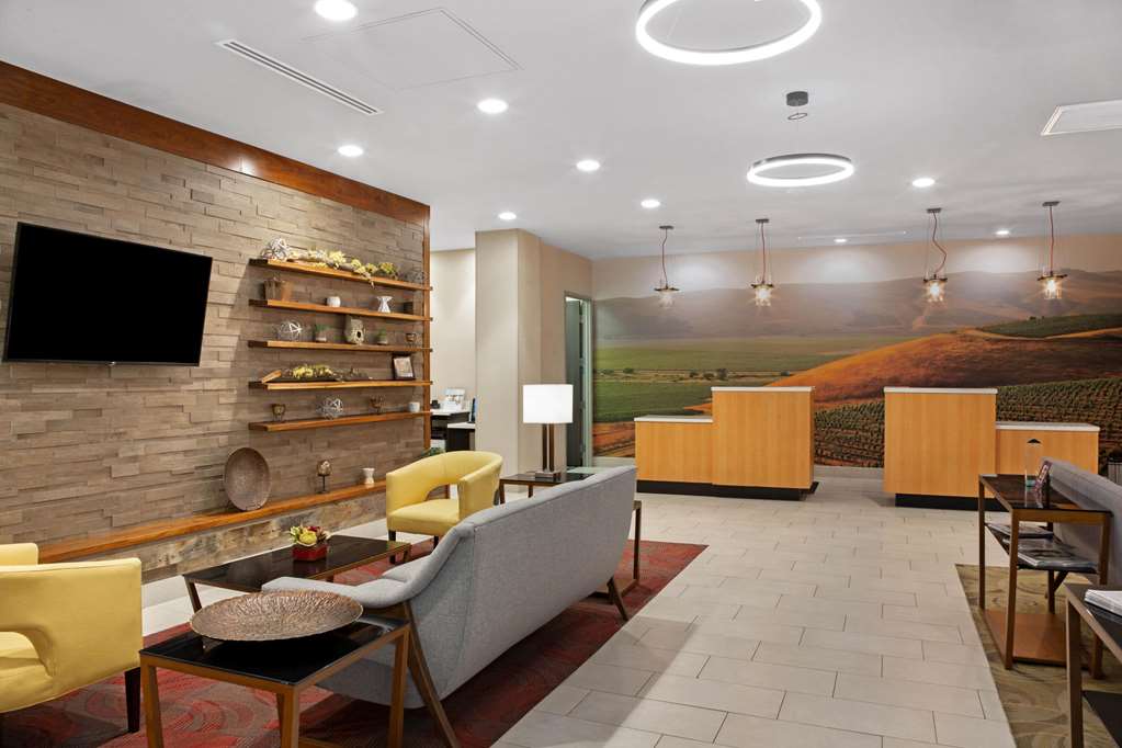 La Quinta Inn & Suites by Wyndham Morgan Hill San Jose South - photo 8