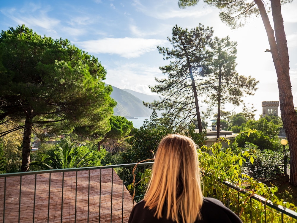 Villa La Pavona Luxury Collection — 4-Star Luxury Hotel in Monterosso Al Mare, Italy
