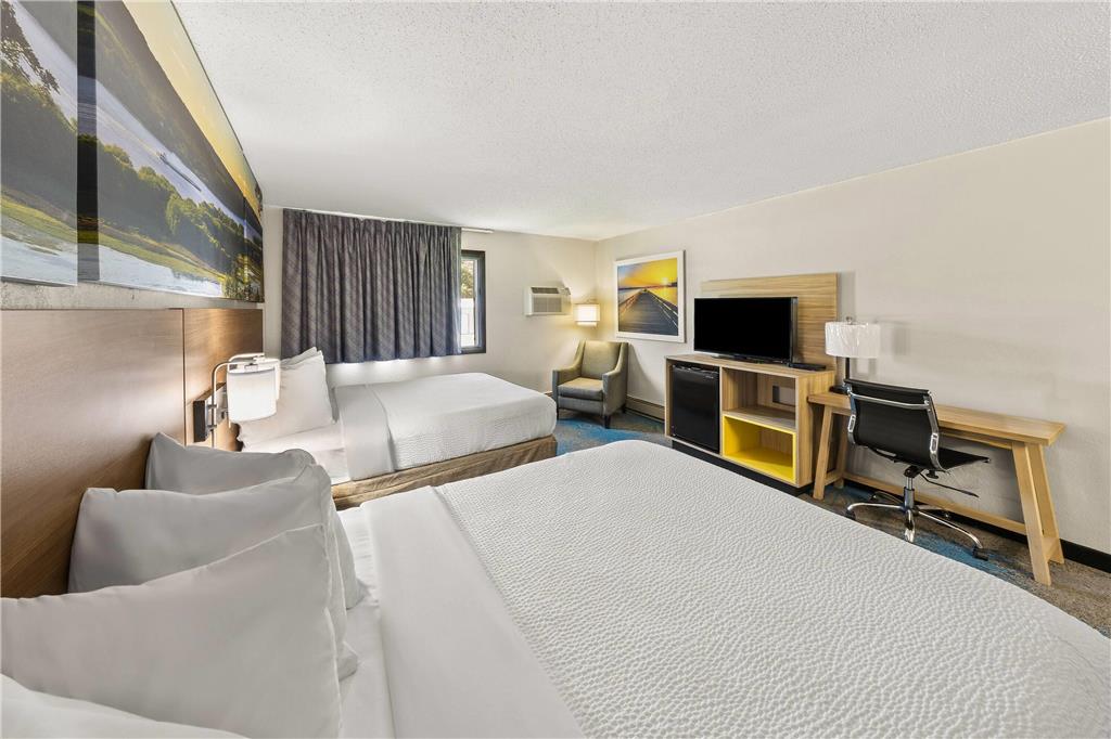 Days Inn by Wyndham Winona - photo 27