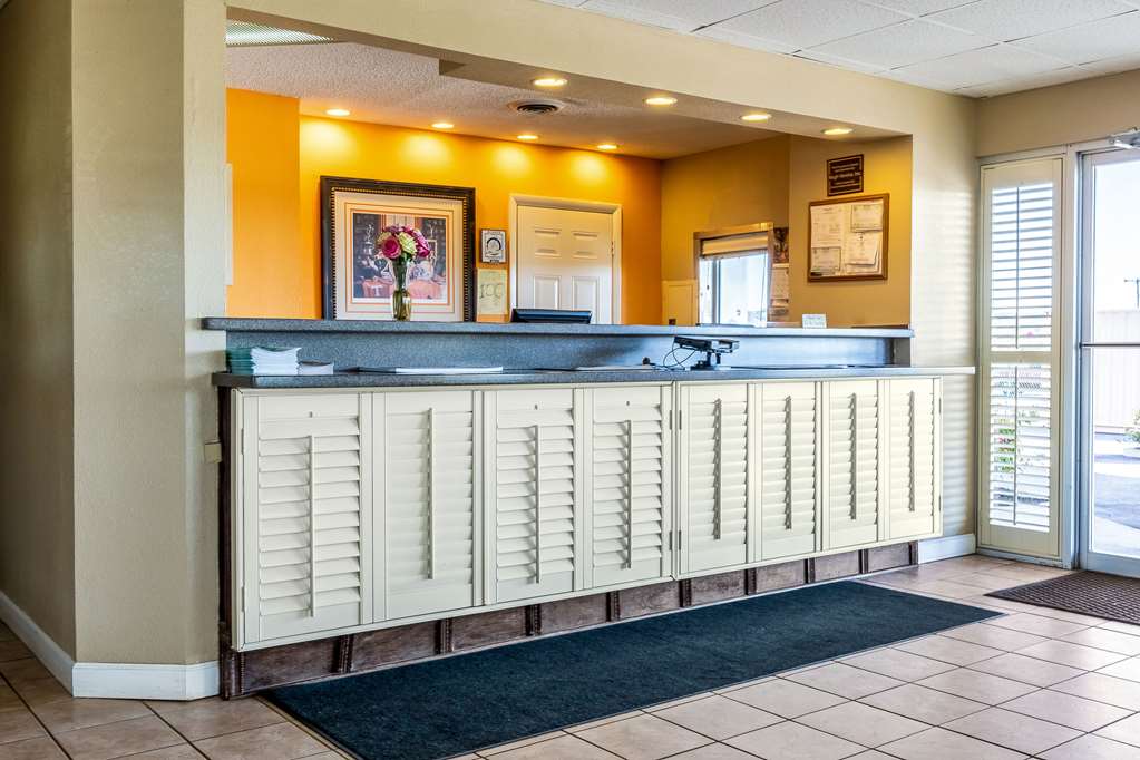 Econo Lodge Knoxville West Turkey Creek - photo 8