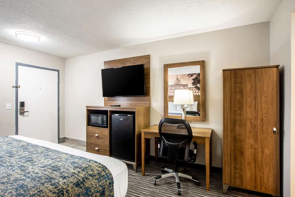 Clarion Pointe East Lansing University Area - photo 14