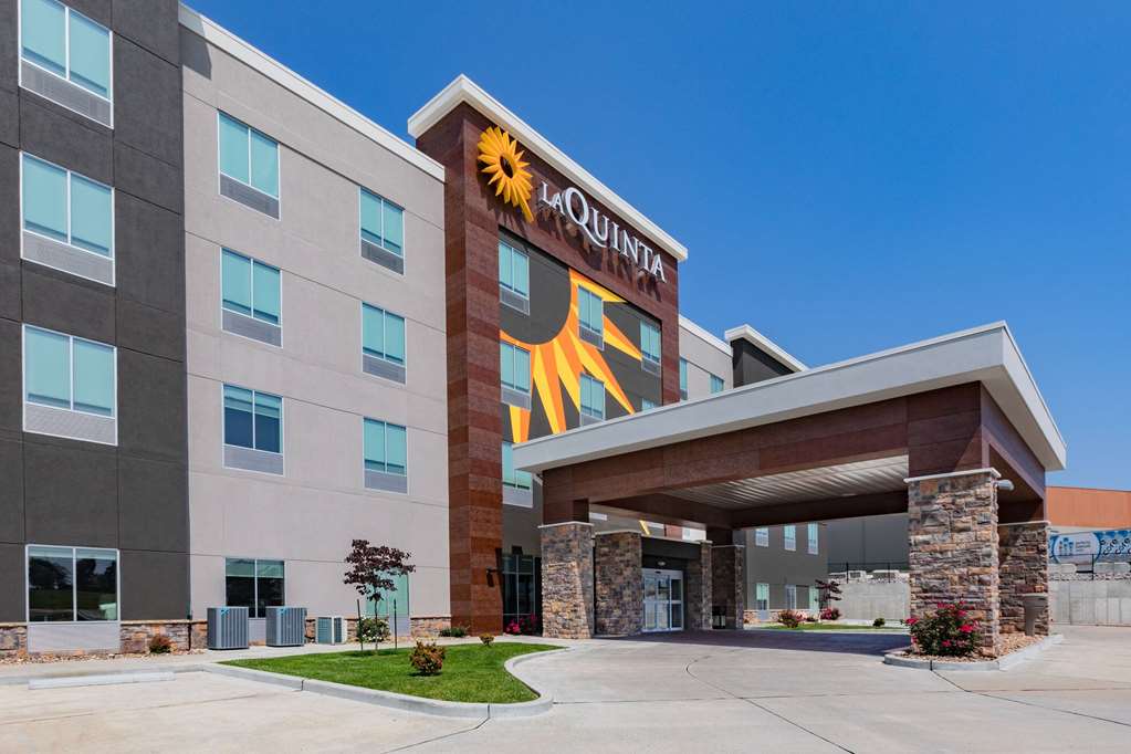 La Quinta Inn & Suites by Wyndham Jackson Cape Girardeau - featured photo