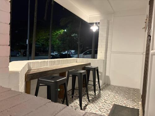 Beach shack - carbon neutral hotel in Sydney