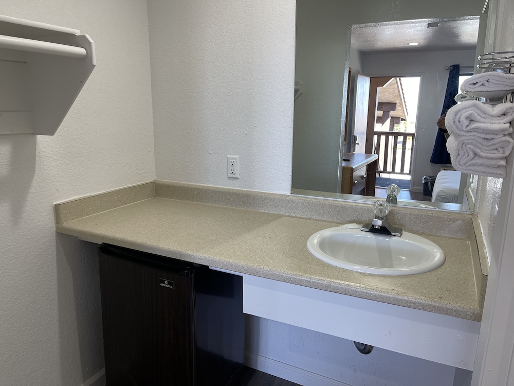 Palms Inn & Suites - photo 5