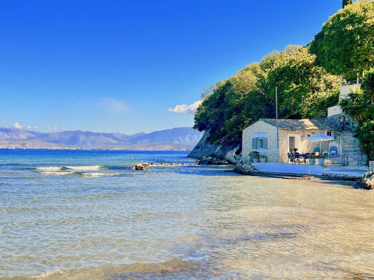 Apraos Beachfront Studio - carbon neutral hotel in Unknown City