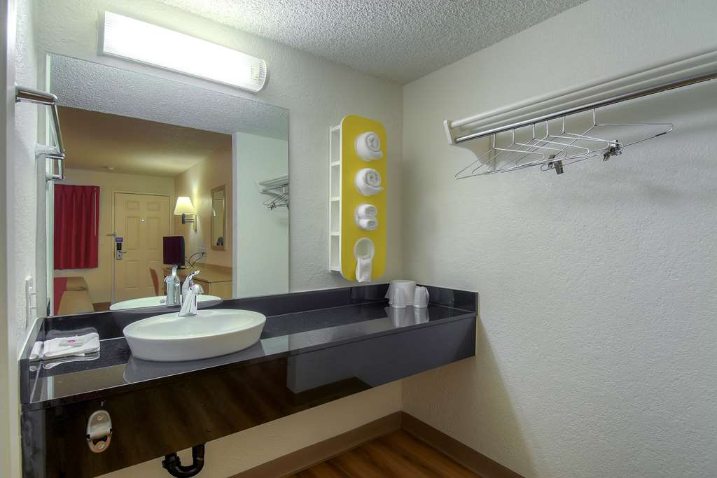 Motel 6 Rancho Mirage CA Palm Springs - photo 18