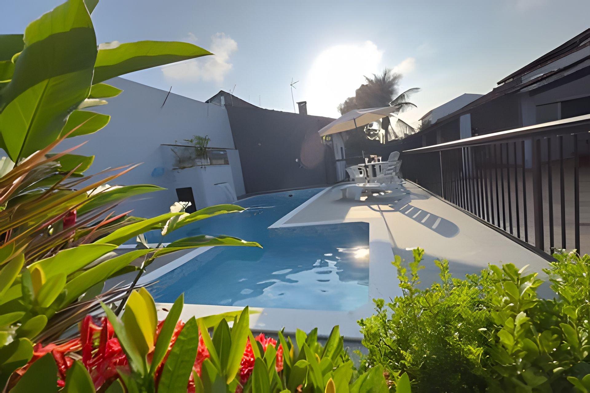 Aréa gourmet Hidro Piscina Petfriendly 3 suite — 4-Star Luxury Hotel in Peruibe, Brasil