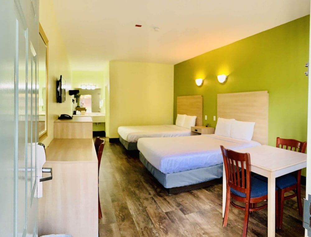 Weston Inn & Suites - photo 13