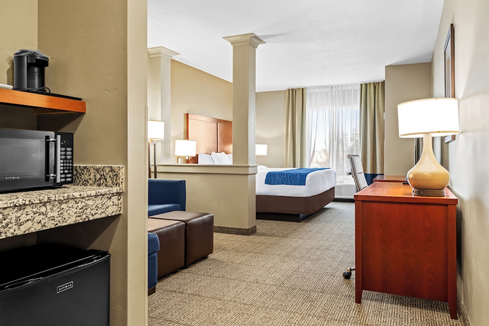 Heartland Inn and Suites - photo 7