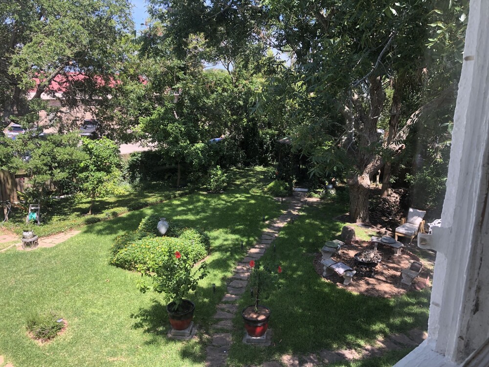 Avenue O Bed & Breakfast - photo 58