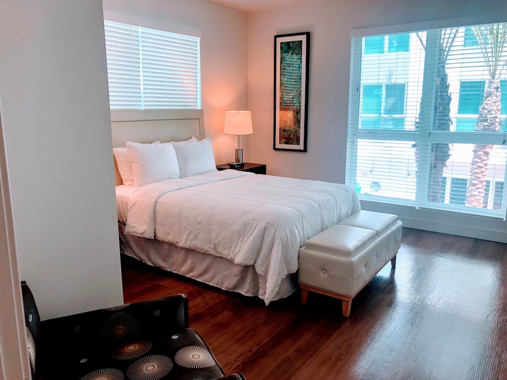 Resort Style Suites in Downtown LA - photo 6