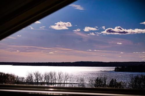 Bayside Waterview Cottage — 4-Star Luxury Hotel in Ellsworth, United States